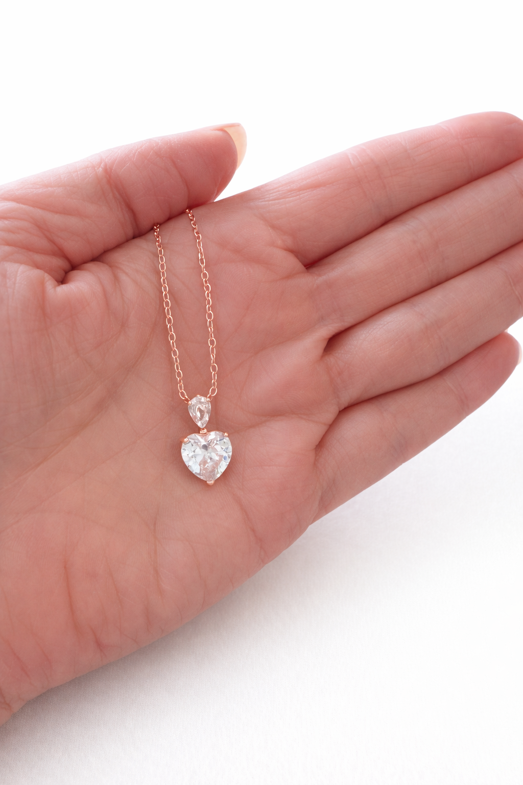 Lucy Heart Necklace- 18"